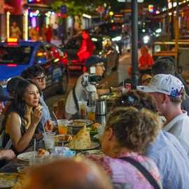 Singapour : Visite guidée nocturne de la gastronomie de rue