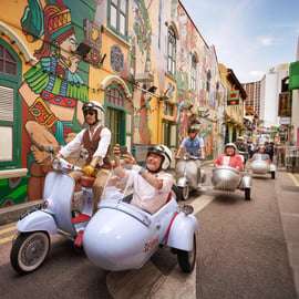 Singapour : Balade en Vespa Sidecar dans le quartier de Kampong Glam et le Civic District