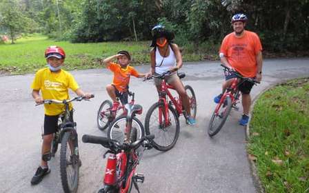 Aventure sur la piste cyclable d'Ubin