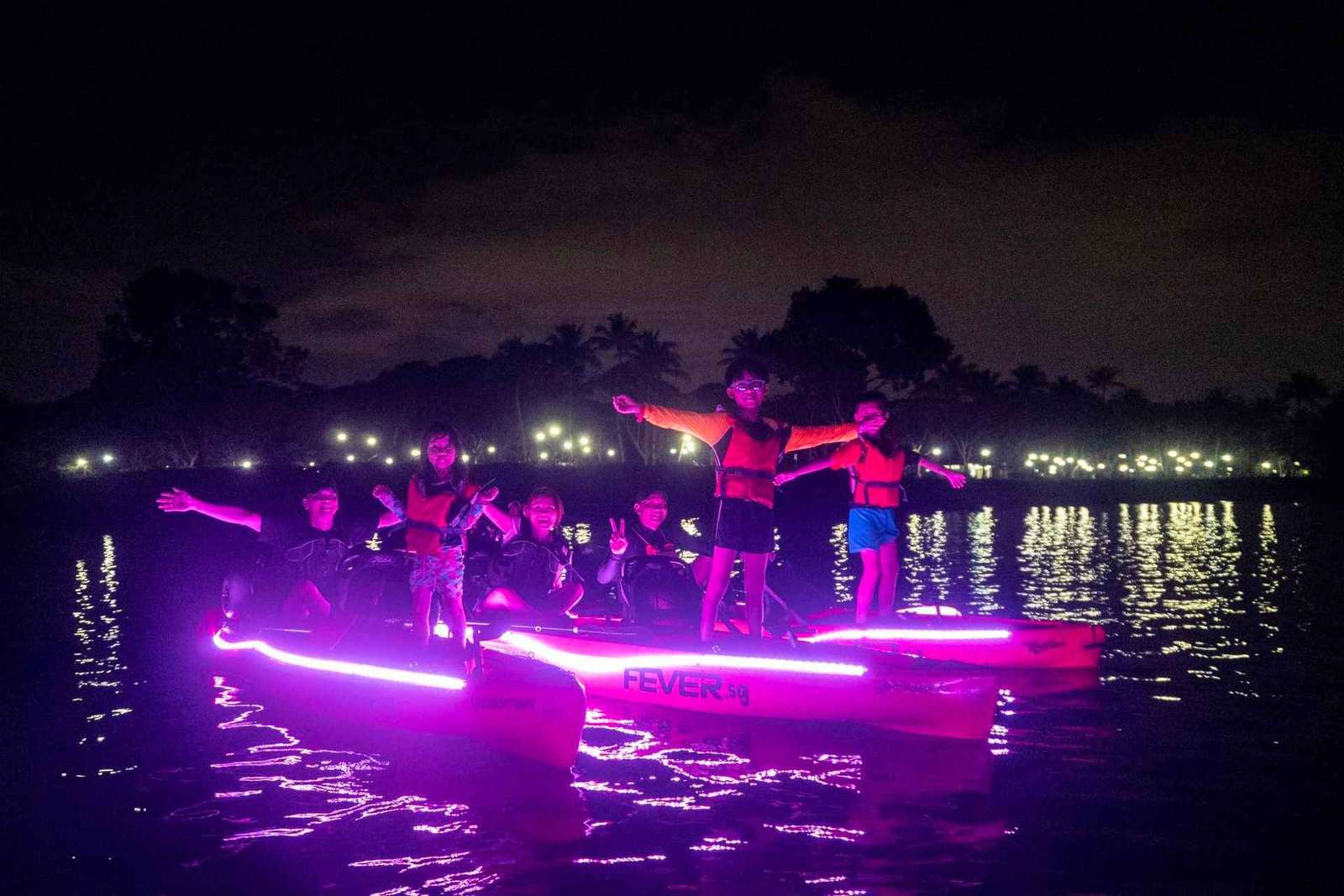 Singapour : excursion nocturne en kayak à LED et moules