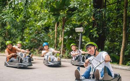 Singapour : Skyline Luge et AltitudeX Indoor Skydiving