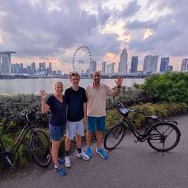 Singapour : visite à vélo au coucher du soleil et expérience culinaire