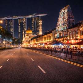 Singapour : visite de nuit avec croisière fluviale, SkyPark et Spectra