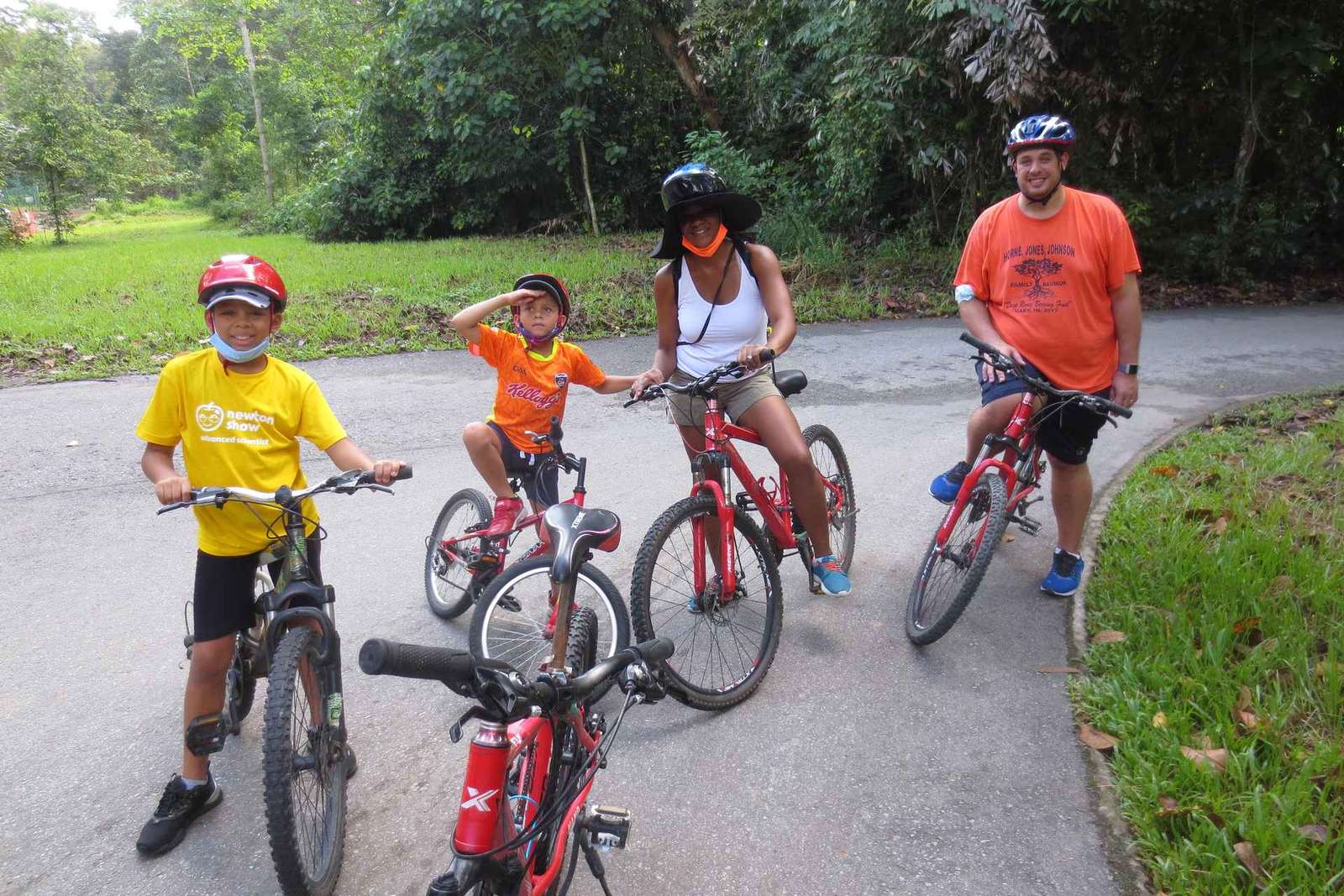 Aventure sur la piste cyclable d'Ubin