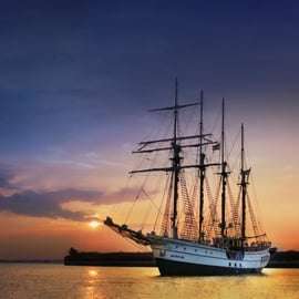Singapour : Croisière au coucher du soleil à bord d'un grand voilier avec repas à 4 plats