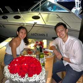 Dîner-croisière privé au coucher du soleil sur un yacht moderne de 34 pieds