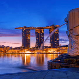 Promenade nocturne à Marina Bay avec les spectacles Spectra et Rhapsody