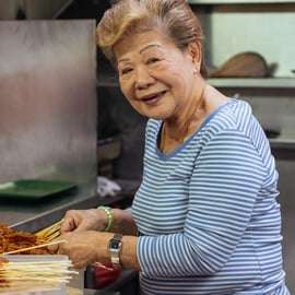 Singapour : visite gastronomique privée – 10 dégustations avec des locaux