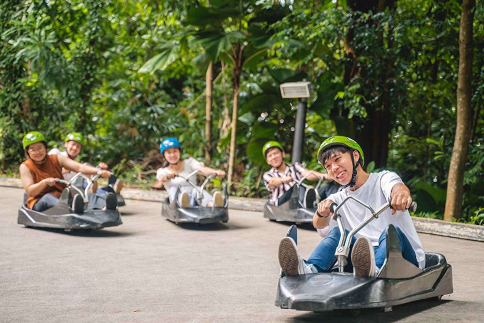 Singapour : Skyline Luge et AltitudeX Indoor Skydiving