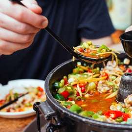 Singapour : visite gastronomique privée – 10 dégustations avec des locaux